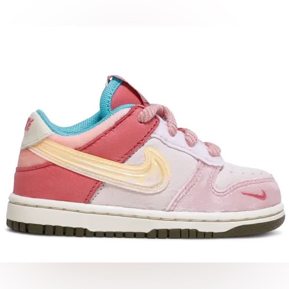 Social Status x Dunk Low TD 'Strawberry Milk' - Picture 2 of 11